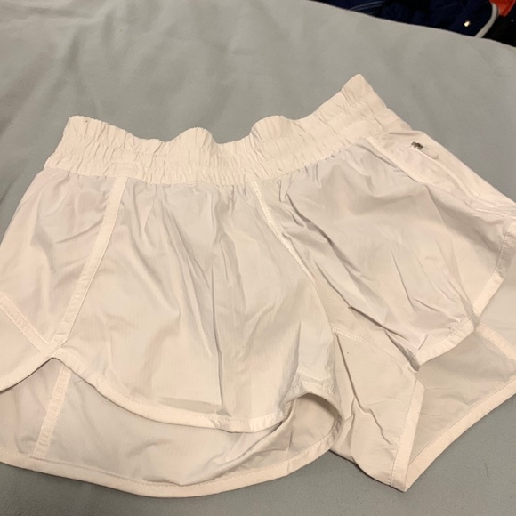 lululemon tracker shorts - Picture 1 of 3